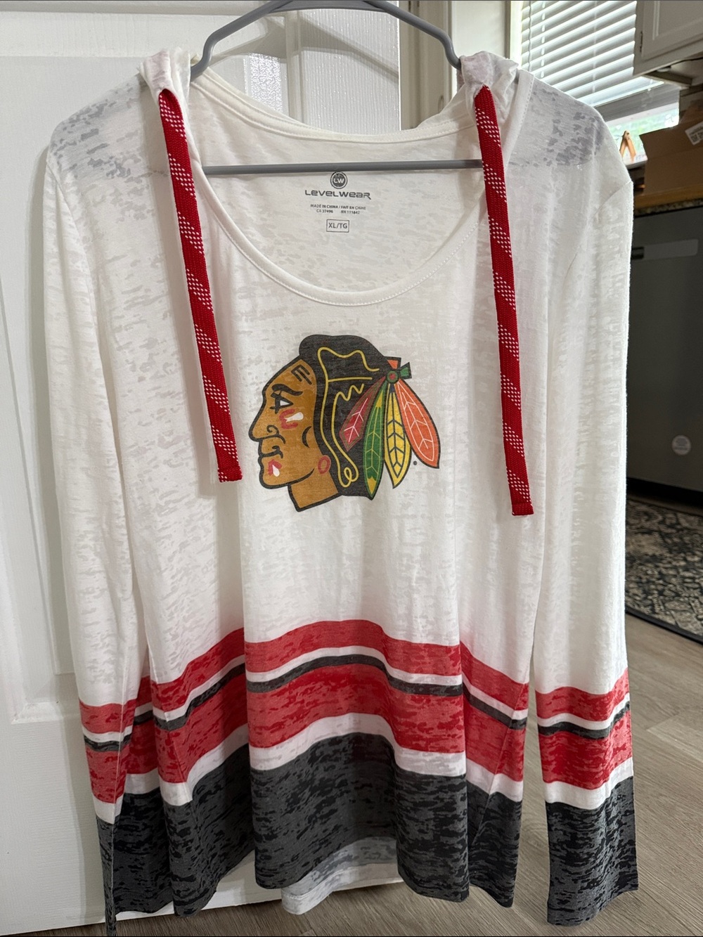 Levelwear Women's White Chicago Blackhawks Hooded Pullover with Red Trim